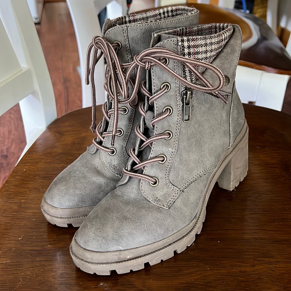 Women heels size 6.5